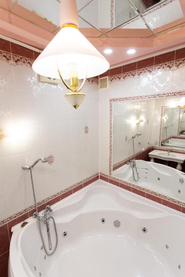 Центр. Вулиця Липова. 3 Кімнати Apartment Ternopil Exterior photo